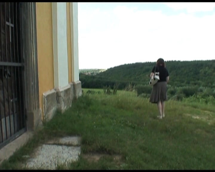 La abuela pelirroja gruesa ama el semen en sus enormes tetas