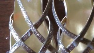 Ejaculare pe sandale diamante clasice aurii