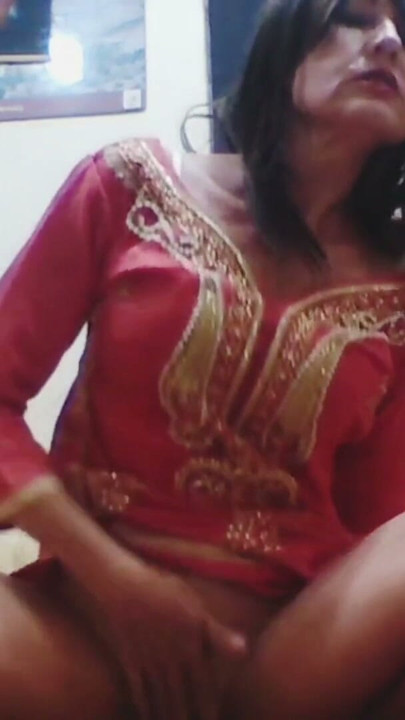 Gorgeous hottie looks good sucking my Dick | Clip 1