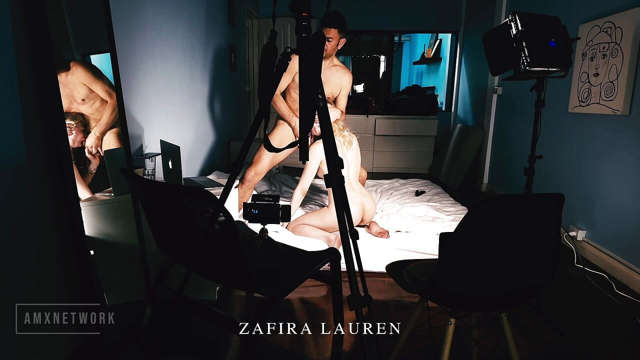 מאחורי הקלעים עם דוגמנית Faphouse זפירה לורן