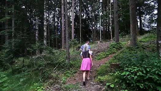 Julia Pink. Guru porno di padang rumput alpin (film porno jerman lengkap)