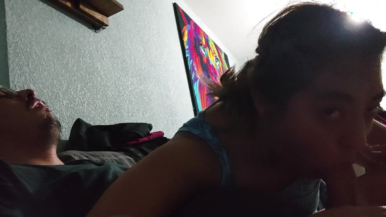 I give this beautiful woman sex in silence on the couch.