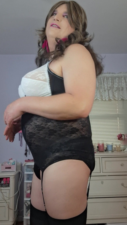 I think you would enjoy my fragrance and flavor, cum smell and taste my love!