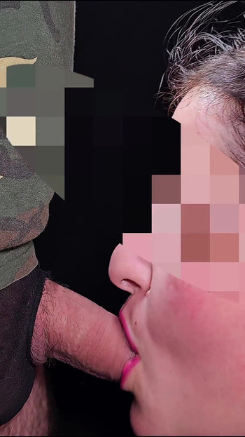 Gola profonda, magico gioco con la lingua, lui mi viene in bocca e io gli mostro come gioco con il suo latte parte 3