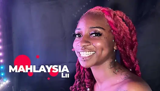 Gırtlağına kadar büyük zenci yarağı alıyor