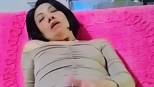 Mau ketemu sekretaris seksi? Nikmati dulceivanka