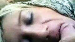 イランのホットなイラン人の女の子が車の中でフェラ