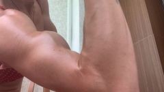 Bíceps com veias loucas