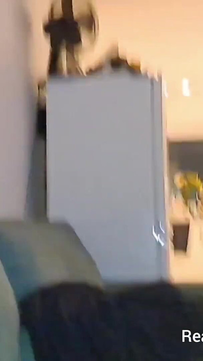 Di sofa, kaki ke atas, kote hitam besar mengongkek pepek saya, kuat menjerit orgasme sengit | Klip 3