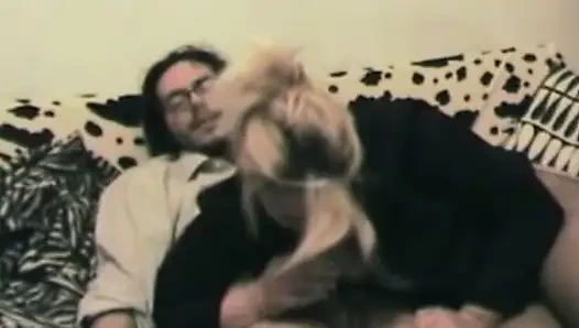 Kurvige blonde neujahrsfeier