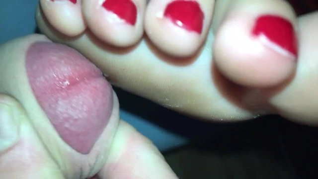 Sweaty tasty toes