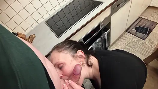 Bei Oma zu Hause lässt es sich am besten ficken mit den Nachbars Jungen