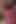 女の子は彼女の友人全員の前で車の中で指犯される