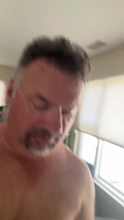 Iconic moment from "Luvbennude and His New Plugs"