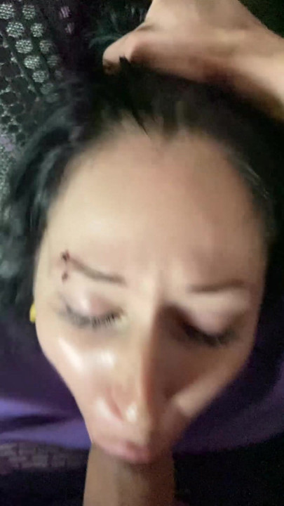 Essa puta não pode levar o pau inteiro