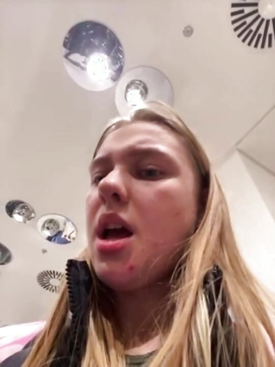 Extreme show in the changing room with jucielussie