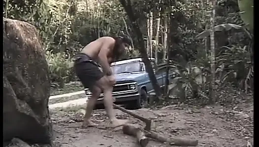 Brezilyalı çift ormanda sikişiyor