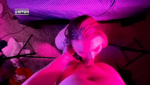 Alle Löcher, die an BBW benutzt werden, endet mit gesichtsbesamung