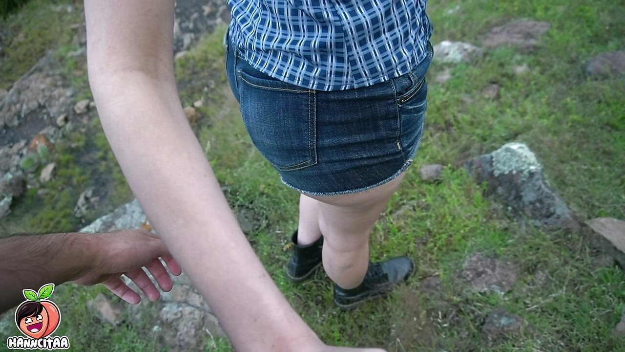 A country girl loses her virginity and becomes pregnant.
