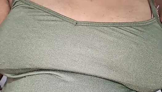 Brünette MILf süßer moment
