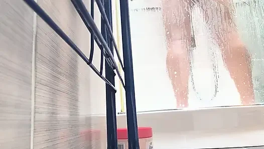 Adam duşta bakış açısı