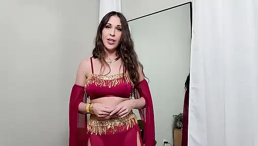 Seksi üvey anne Amiee Cambridge onu sikme isteğimi yerine getirtiyor