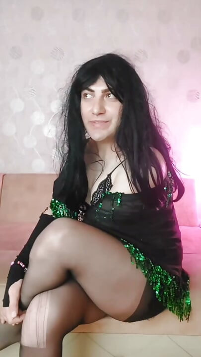 哥德風模特 漂亮又女性化的男孩 搭配性感圍巾