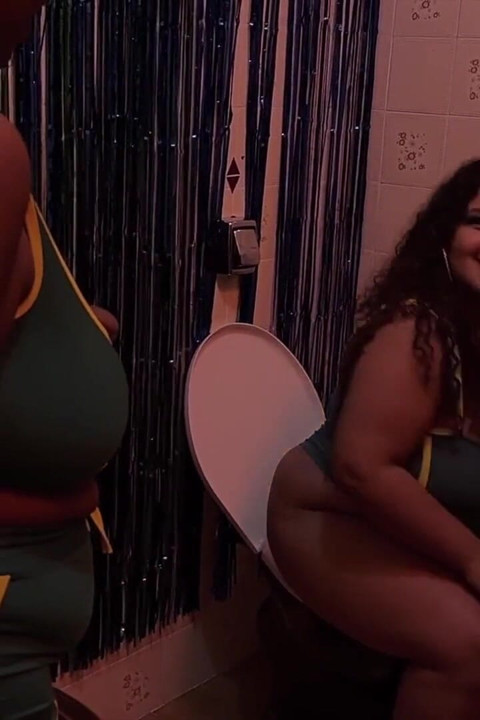 The Chubby Girl Caught Fire in the World Cup, I Took Advantage and Sucked Her Nice