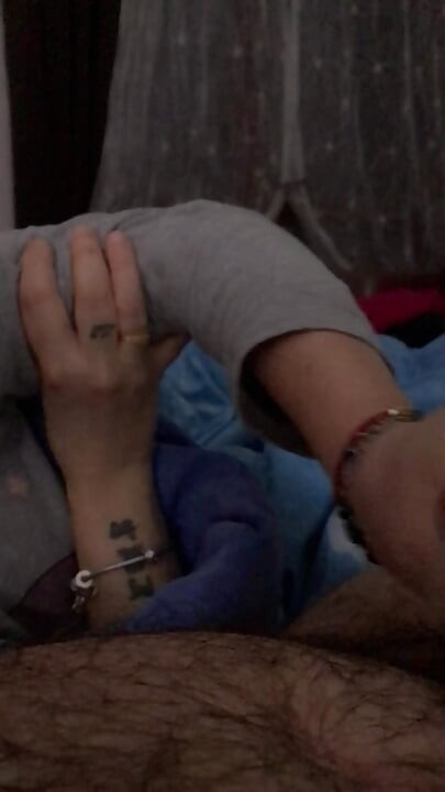 Vợ tôi sục cu ban đêm tuyệt đẹp với một vụ nổ tinh dịch dôi dư