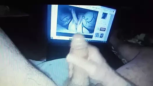 Büyük yarak amcığıma boşalıyor nicki