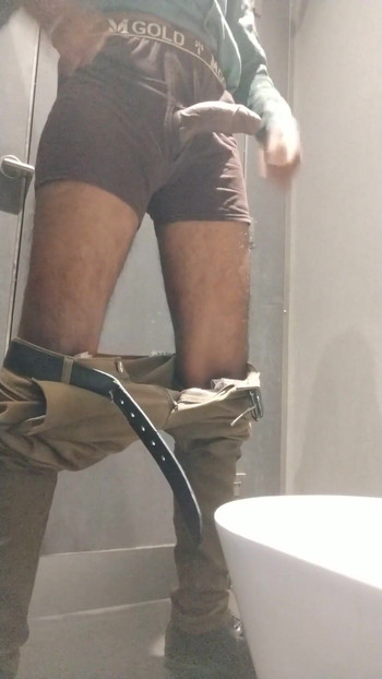 Stunning moment from "Tamil10inches BBC selfieees"