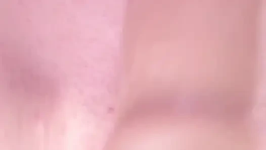 Yunan ateşli evli kadın mastürbasyon yapıyor ve dildosuyla amını sikiyor