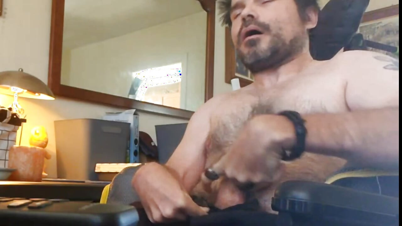 Kevy 69's Cumming On A Tuesday