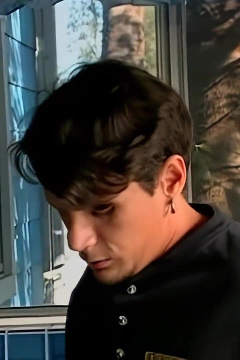 Katie Gold đụ mạnh bởi một con cặc lớn trong nhà bếp