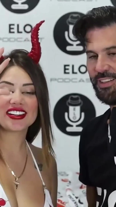 Spektakularan trenutak iz "Veoma vrelog intervjua sa Elom Podkastom iz Buenos Ajresa, Argentina - Sara Plavuša i Elo Pikante"