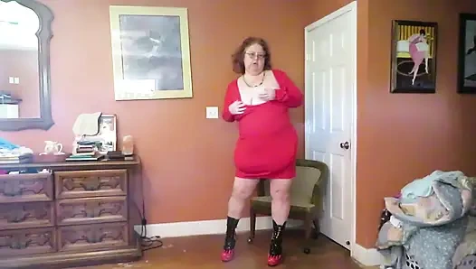 Striptease aus rotem kleid und flammenden stiefeln teil 1