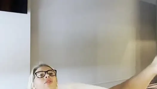 Siyah yarak oyuncağım boşalıyor