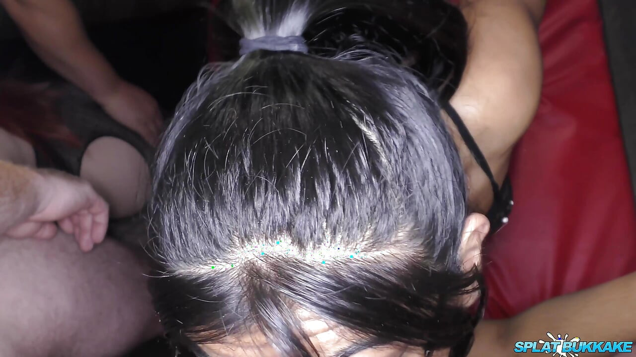 Dvije kurac gladne cure iz Velike Britanije pokazuju kako se to radi