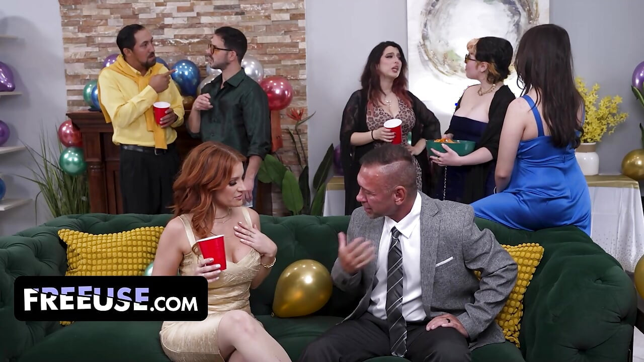 Elise London organise une soirée d’insémination et invite trois étalons à la remplir