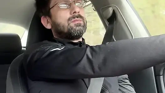 Gara-gara nggak sabar - tante seksi ini nyepong kontol dan ngocok kontol sambil nyetir mobil - kingyordanov ngocok kontol di dalam mobil