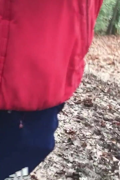 Então é inverno e está super frio lá fora. com calcinha lá, eu estou fora e sobre