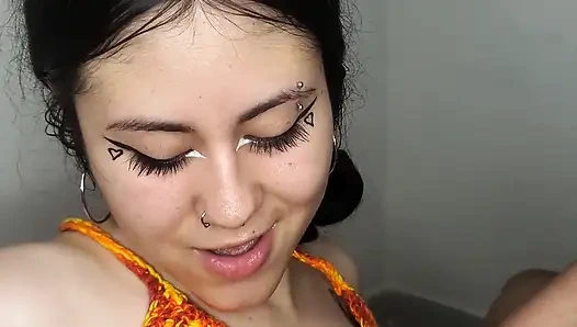 Aku nyepong kontol pacarku sampai dia crot di toketku - blowjob amatir dan crot sperma