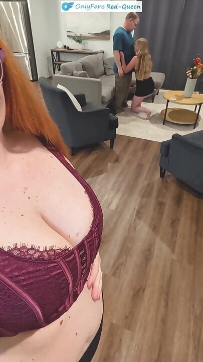 Cuckquean Selfie - ruda rogacz żona filmy mąż pieprzy blondynkę w pieska