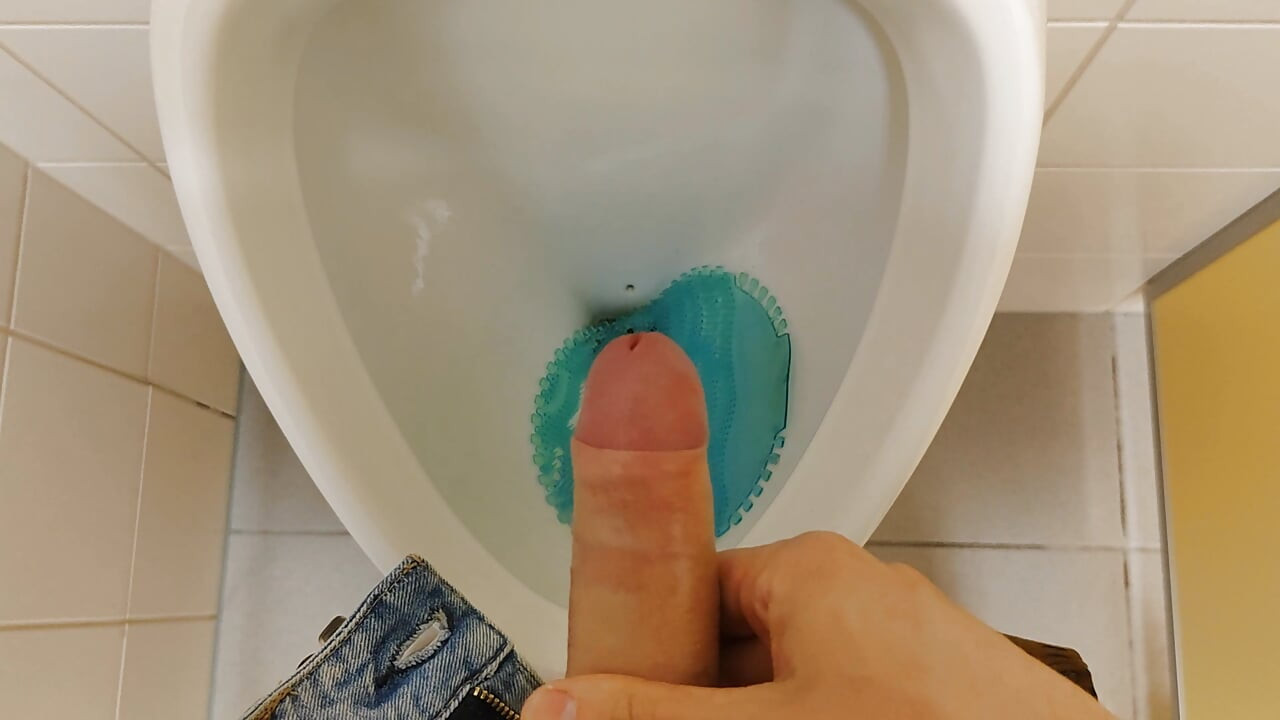 Piss, Jerking and Cum in the Hospital