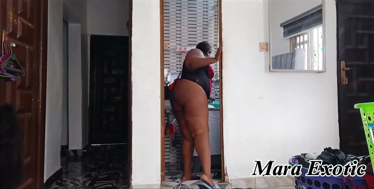 Παχιά κωλάρα Μαύρη BBW Ημέρα Πλυσίματος - Mara Exotic