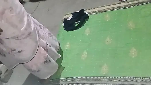 Desi Village Bhabhi Ko Doggy Style Mein Jamkar Choda – Tight Chut Faad Di Hindi Audio