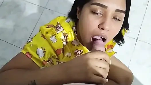 Adik tiriku minta dientot sama kontol besar