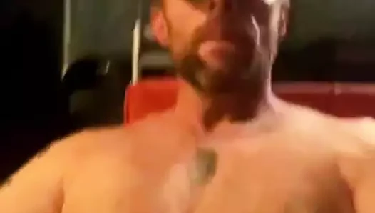 Seksi göz kırp