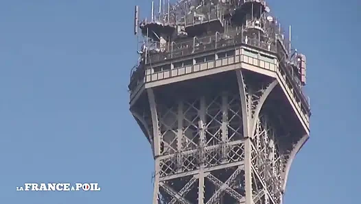 Этот старый сахарный папочка решает остаться дома со шлюшкой в отпуске