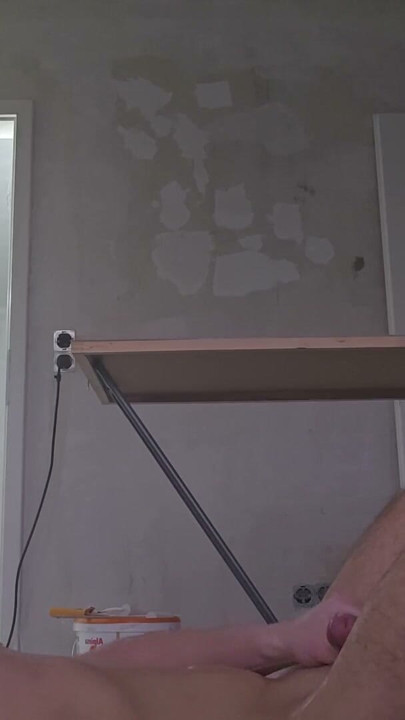 Prysznic na budowie część 4 sikanie mastubating z wytryskiem w dół | Klip 1